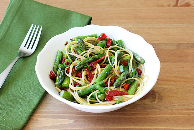 Whole Wheat Pasta with Asparagus and Sun-dried Tomatoes Recipe